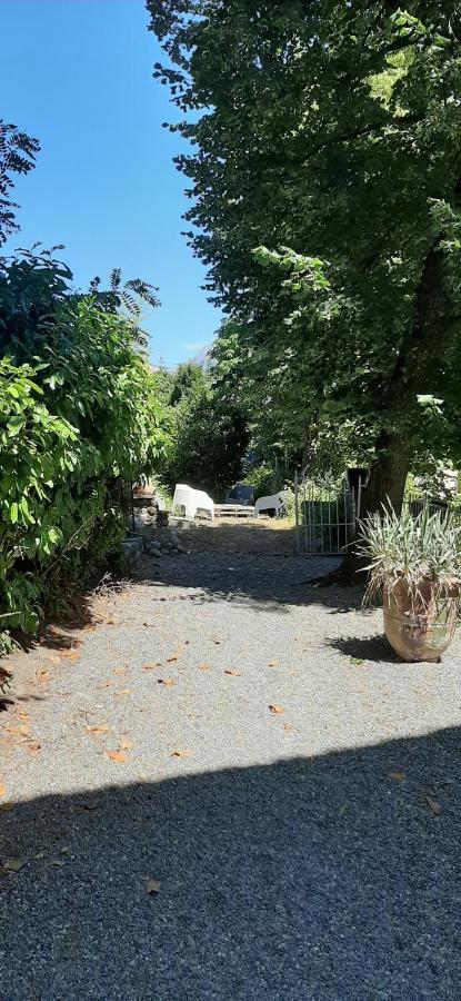 Les Glycines, Charmant Studio Au Calme Dans Batisse De Maitre Proche Du Centre Ville Parking Gratuit 디뉴레뱅 외부 사진