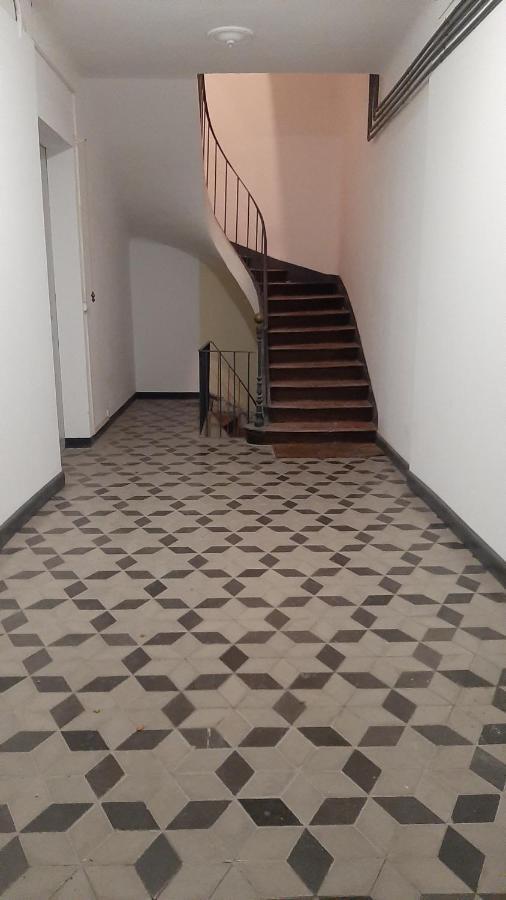 Les Glycines, Charmant Studio Au Calme Dans Batisse De Maitre Proche Du Centre Ville Parking Gratuit 디뉴레뱅 외부 사진